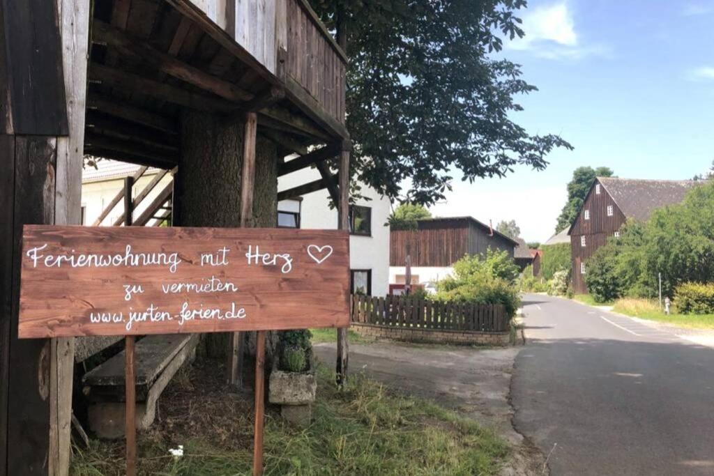 Ruhig Gelegene, Top Moderne Ferienwohnung - Hot Tub Und Sauna Gegen Aufpreis Neuhaus an Der Eger Exterior foto