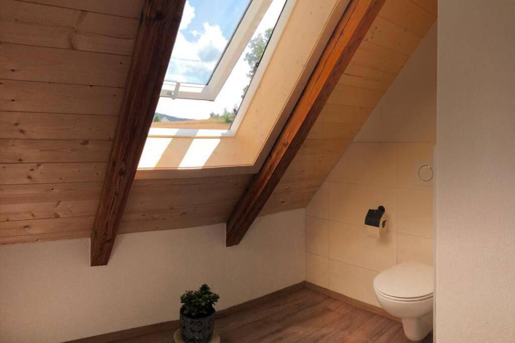 Ruhig Gelegene, Top Moderne Ferienwohnung - Hot Tub Und Sauna Gegen Aufpreis Neuhaus an Der Eger Exterior foto