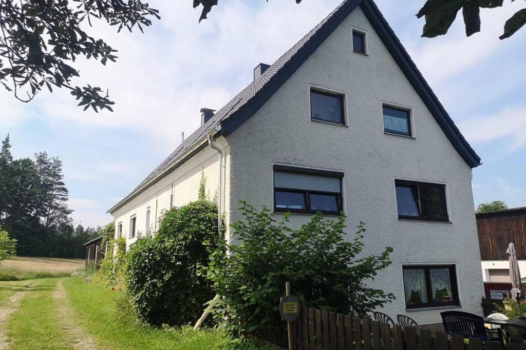 Ruhig Gelegene, Top Moderne Ferienwohnung - Hot Tub Und Sauna Gegen Aufpreis Neuhaus an Der Eger Exterior foto