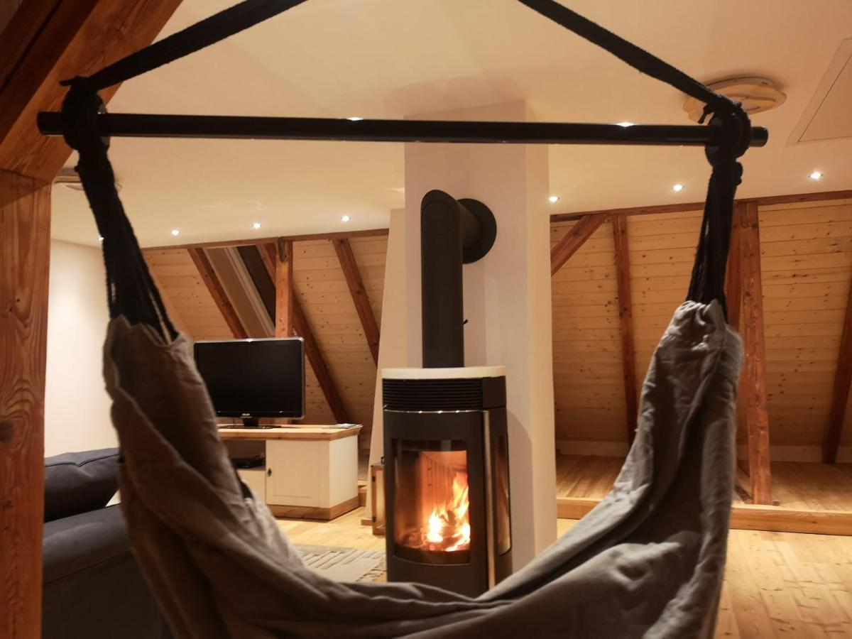 Ruhig Gelegene, Top Moderne Ferienwohnung - Hot Tub Und Sauna Gegen Aufpreis Neuhaus an Der Eger Exterior foto