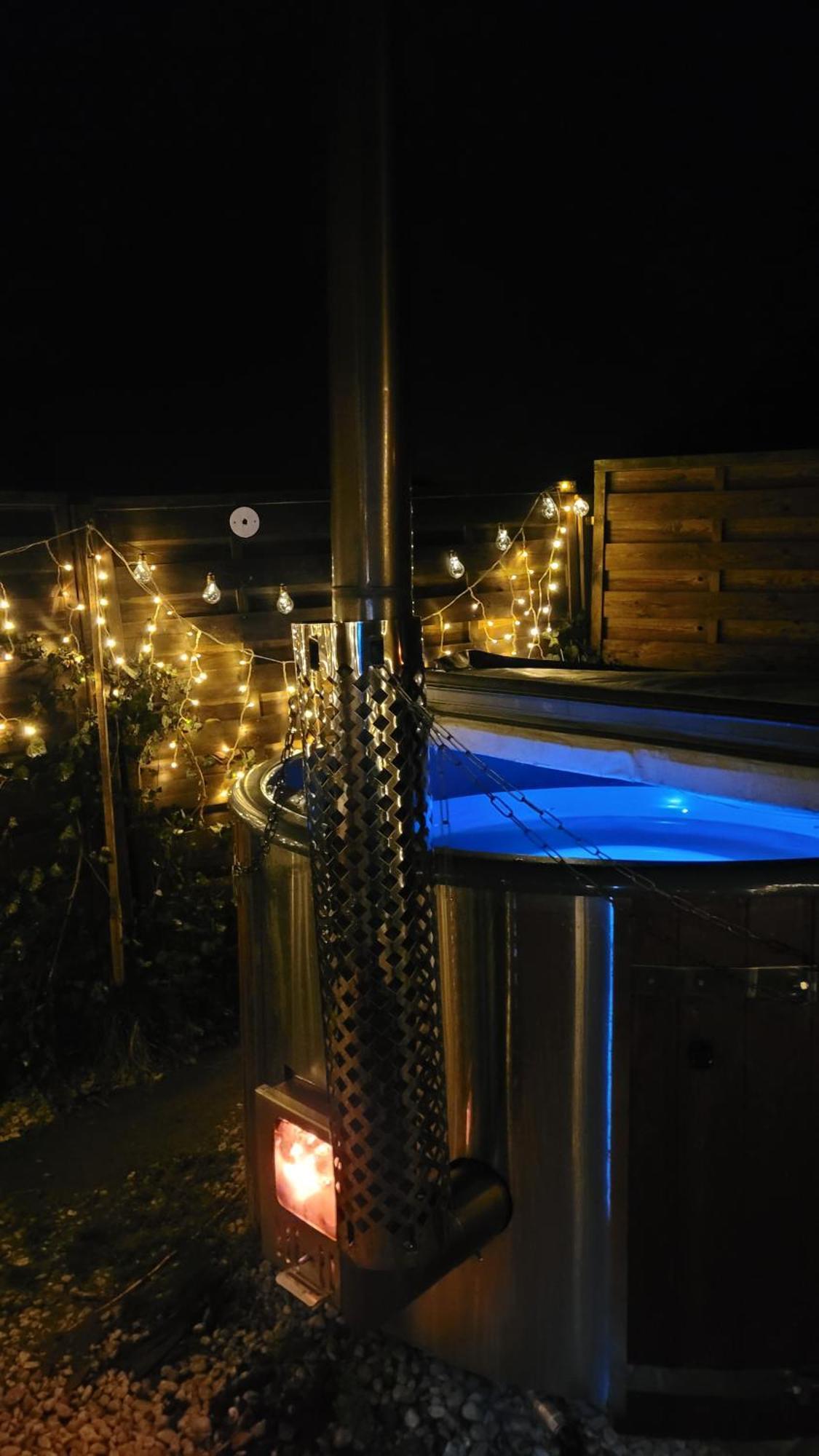 Ruhig Gelegene, Top Moderne Ferienwohnung - Hot Tub Und Sauna Gegen Aufpreis Neuhaus an Der Eger Exterior foto